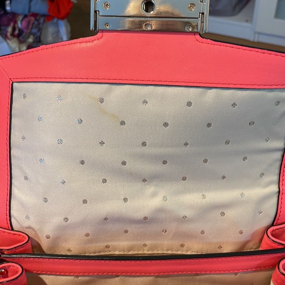 Coral Kate spade gold chain link purse - Picture 5 of 9